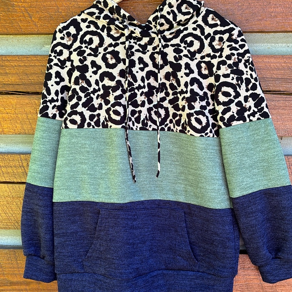 New women’s hooded top. SHEIN brand. Size M. Navy, green, Leopard print detail.